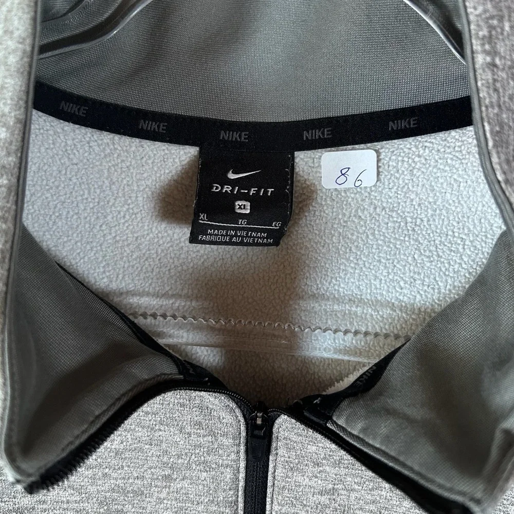 Nike Dri-FIT Mens XL Gray Heather Quarter Zip Pullover Fleece Training‎ Sweater